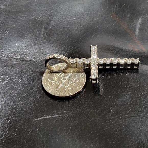 Small Cross with C.Z stones. - Picture 2 of 4